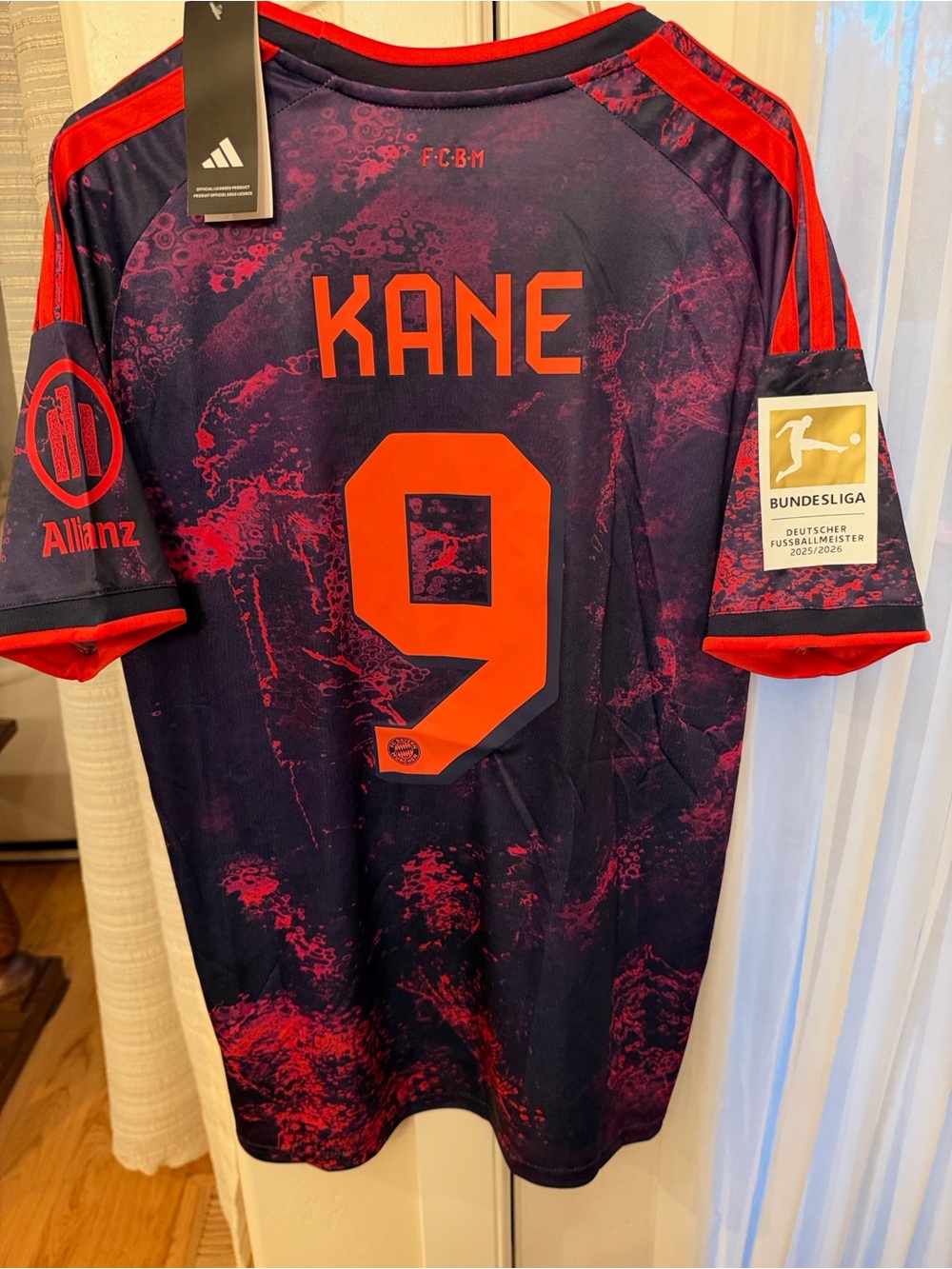 Bayern Munich soccer jersey fits Large Hary Kane #9